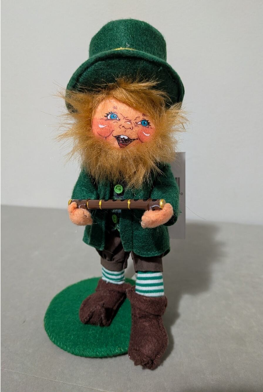 Annalee St. Patrick's Day 7" Leprechaun Doll Playing Flute #160722 NWT